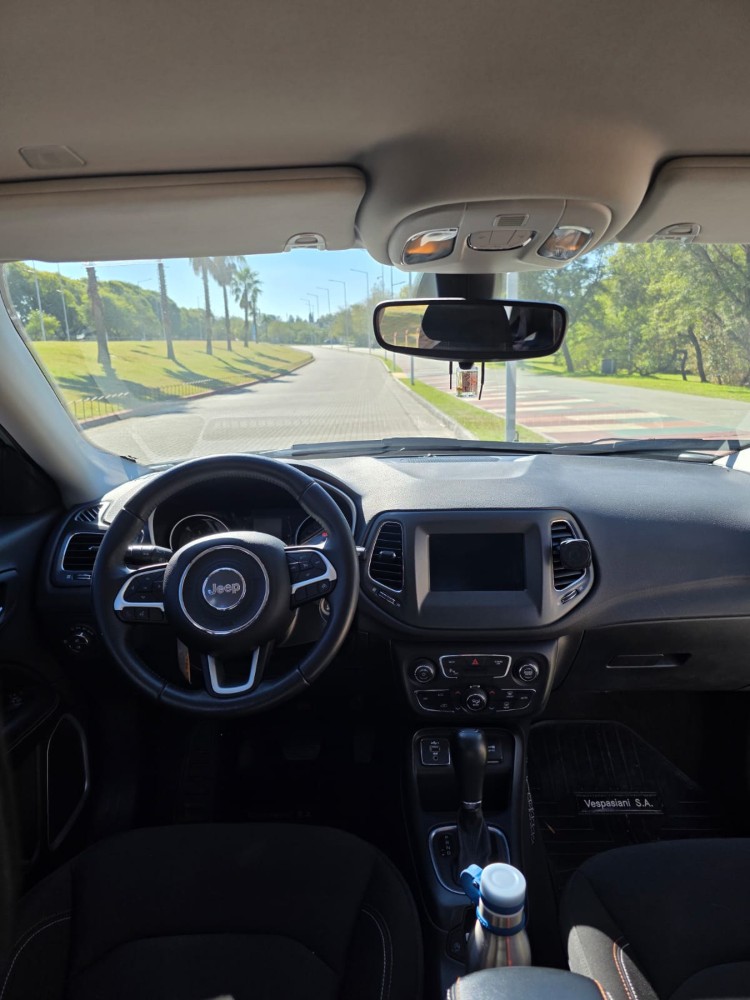 Jeep Compass Sport automatica — foto 7